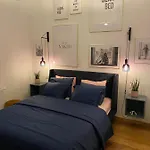 Cozy W/ King Bed Great For Discovering Liege