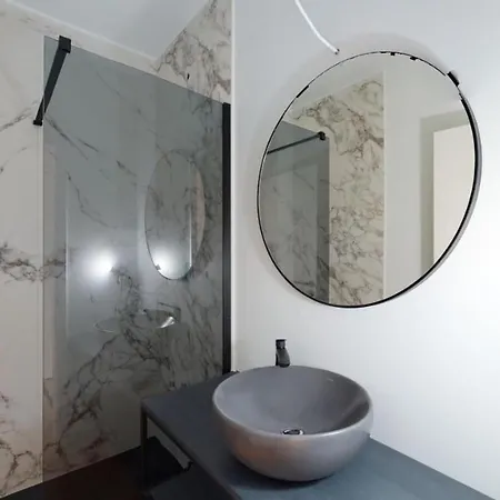 Cozy W/ King Bed Great For Discovering *