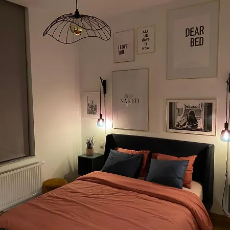 Cozy W/ King Bed Great For Discovering *