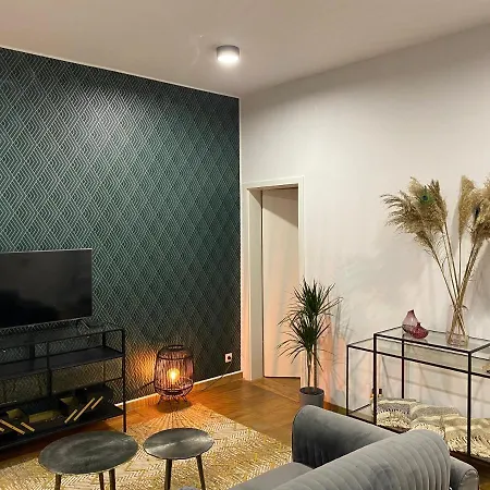 Cozy W/ King Bed Great For Discovering Lieja