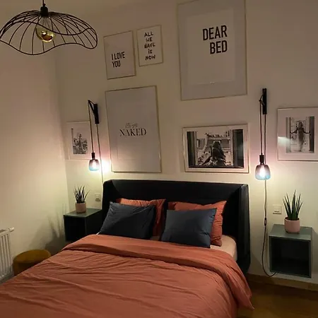 Cozy W/ King Bed Great For Discovering Apartamento Lieja